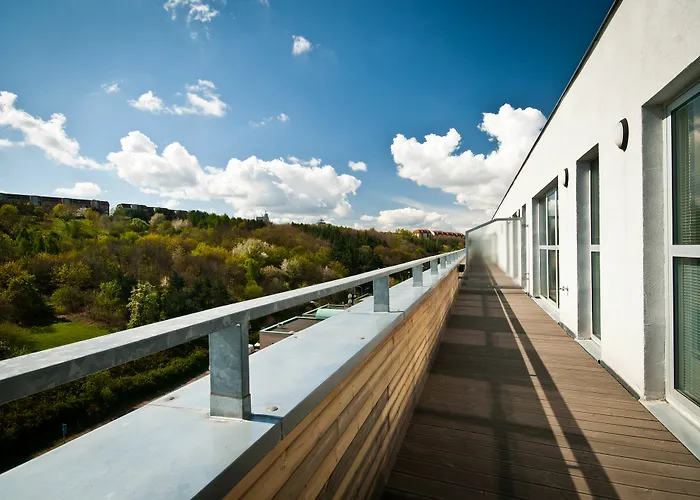 バル アパート *